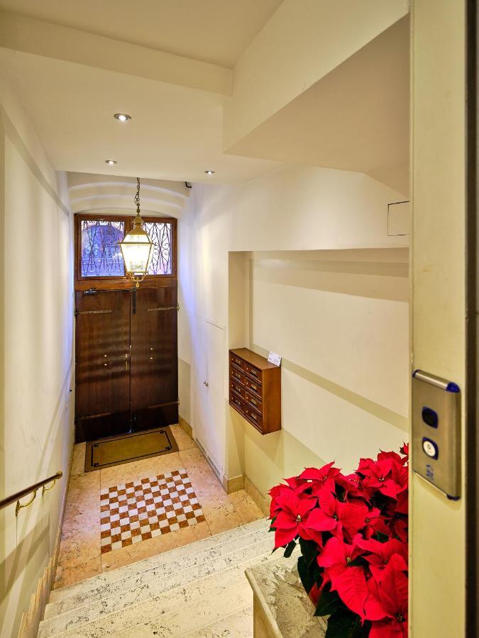 Apartmentsarena - Residenza Degli Scaligeri - Piazza Erbe Verona Exterior foto