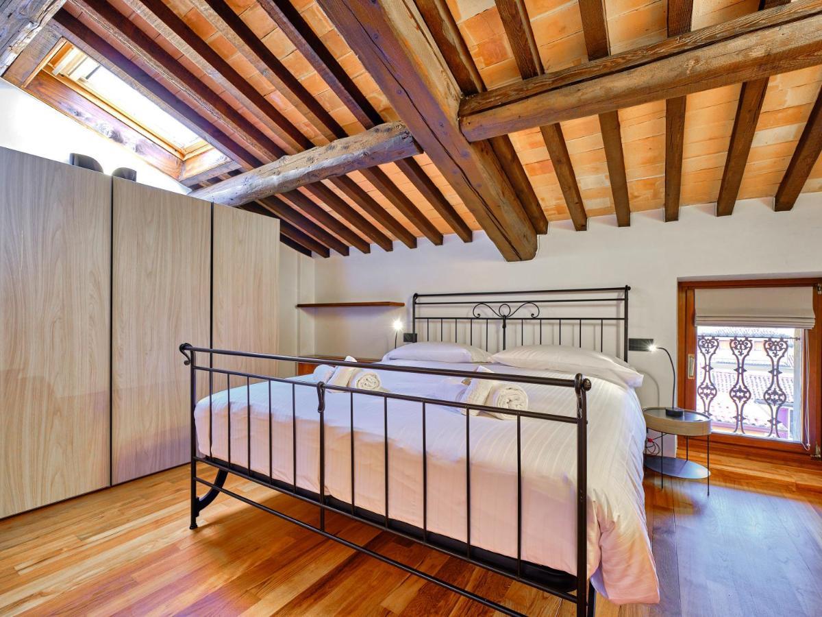 Apartmentsarena - Residenza Degli Scaligeri - Piazza Erbe Verona Exterior foto